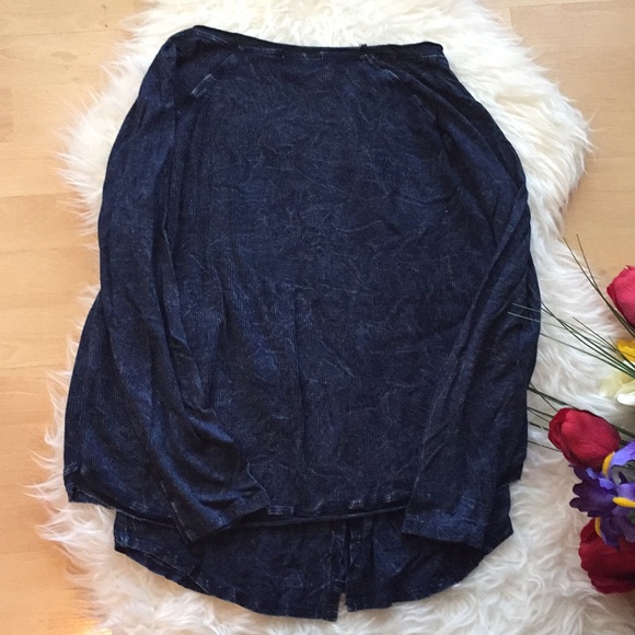 🌺 UNIQUE top🌺 - Picture 3 of 3